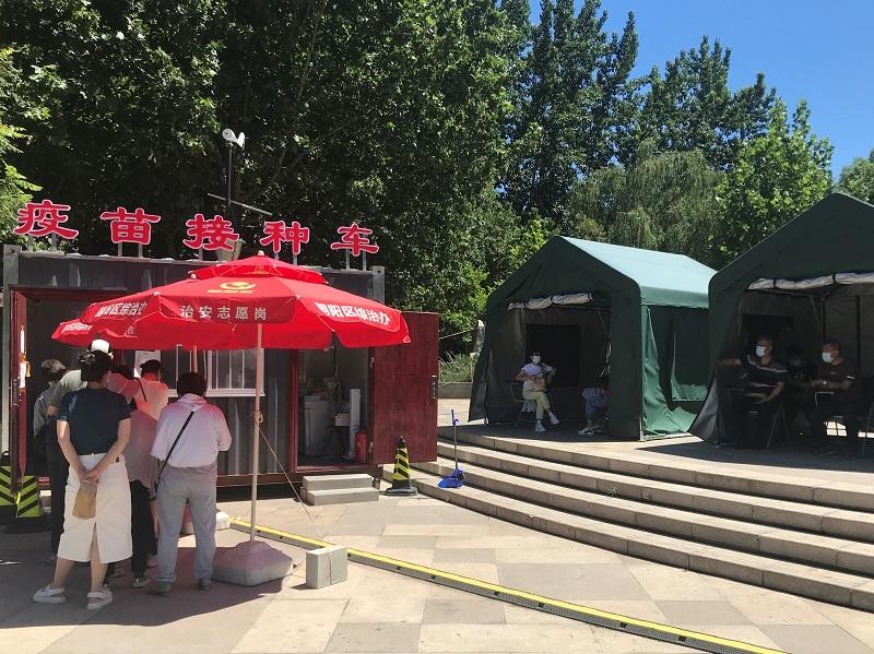 【写真】北京のワクチン接種会場。2021年6 月、筆者撮影.jpg